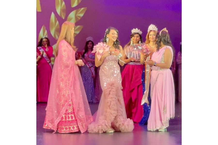 Khandwa's daughter Anubhuti Dongre won the title in the Mrs. India Elite 2023