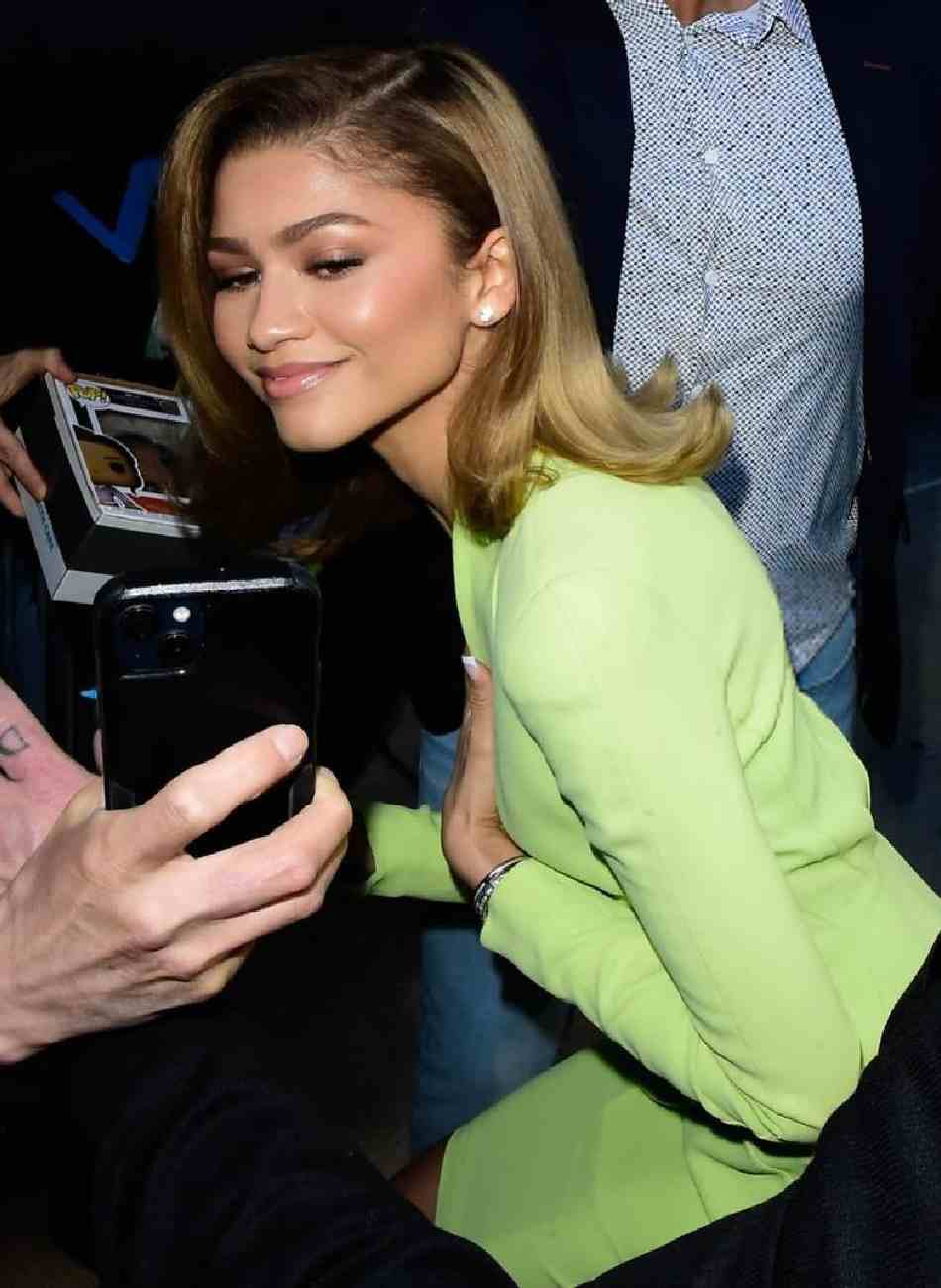 Zendayas Neon Green Pantsuit on Live with Kelly and Mark