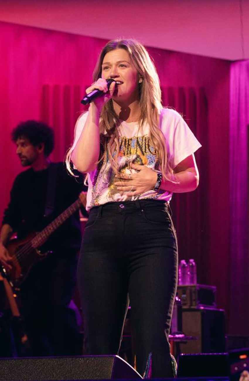 Kelly Clarkson Vegas Return Marks New Chapter After Loss