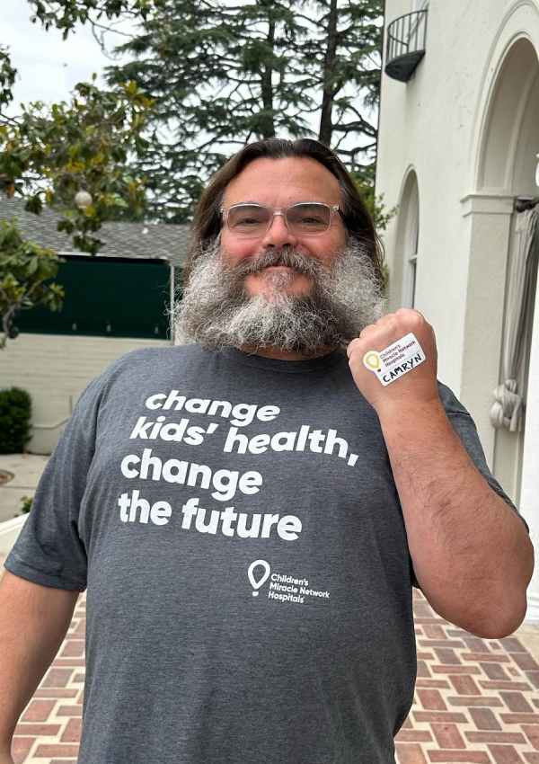 First Look Reveals Jumanji 3 Cast Reunited for Final Adventure