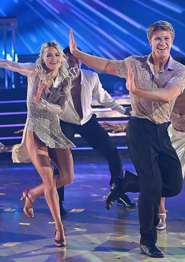 Witney Carson Shares Sweet Note From Robert Irwin Before Finale