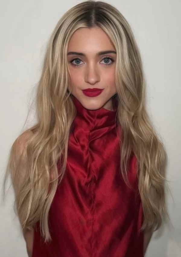 Natalia Dyer Charlie Heaton romance