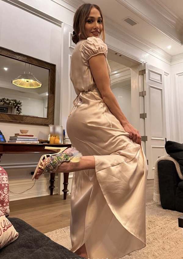 Jennifer Lopez and Hollywood Stars Celebrate Thanksgiving in Style