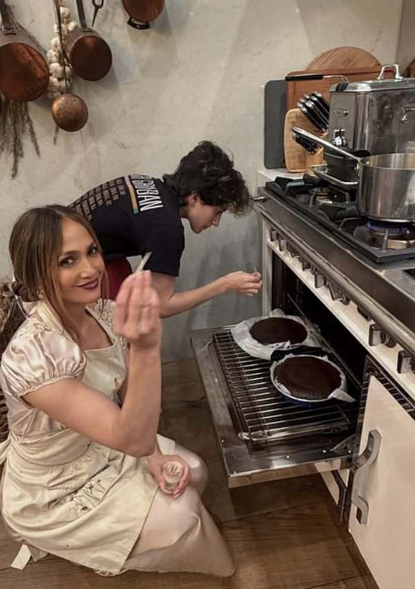 Jennifer Lopez and Hollywood Stars Celebrate Thanksgiving in Style