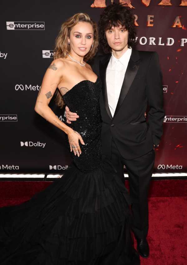 Miley Cyrus Stuns at Avatar