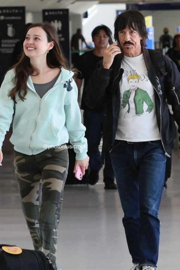 Eileen Kelly Defends Relationship with Anthony Kiedis Despite Age Gap