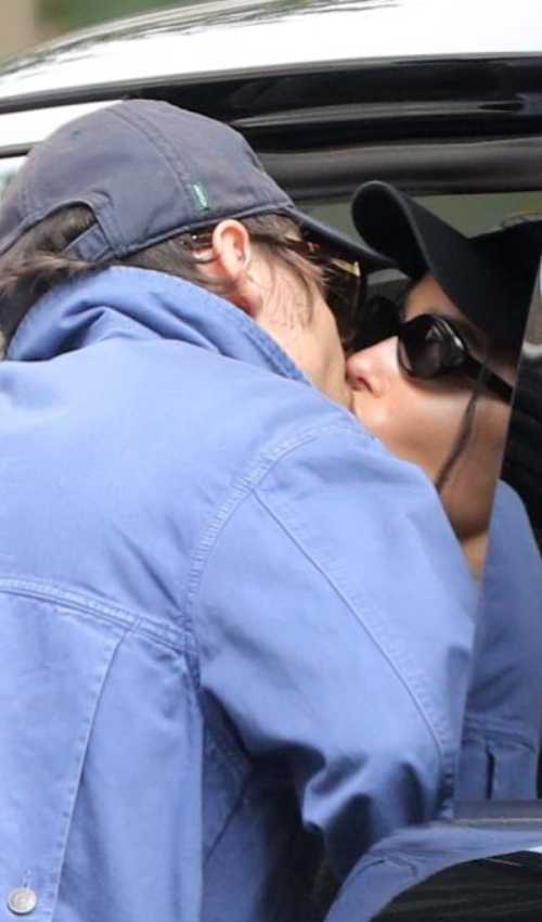 Harry Styles and Zo&euml; Kravitz Are Engaged: See the Ring Details