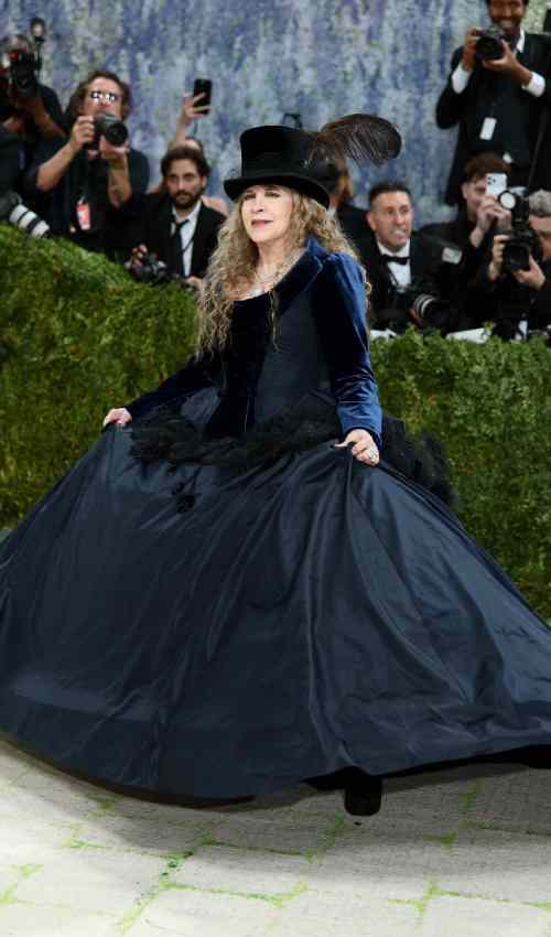 Sabrina Carpenter Stuns at Met Gala 2026 with Stevie Nicks
