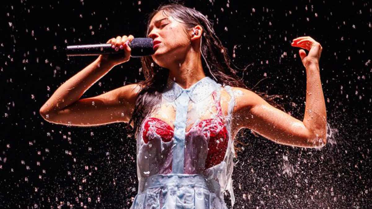 Olivia Rodrigo Dress Transforms During Unraveled Tour